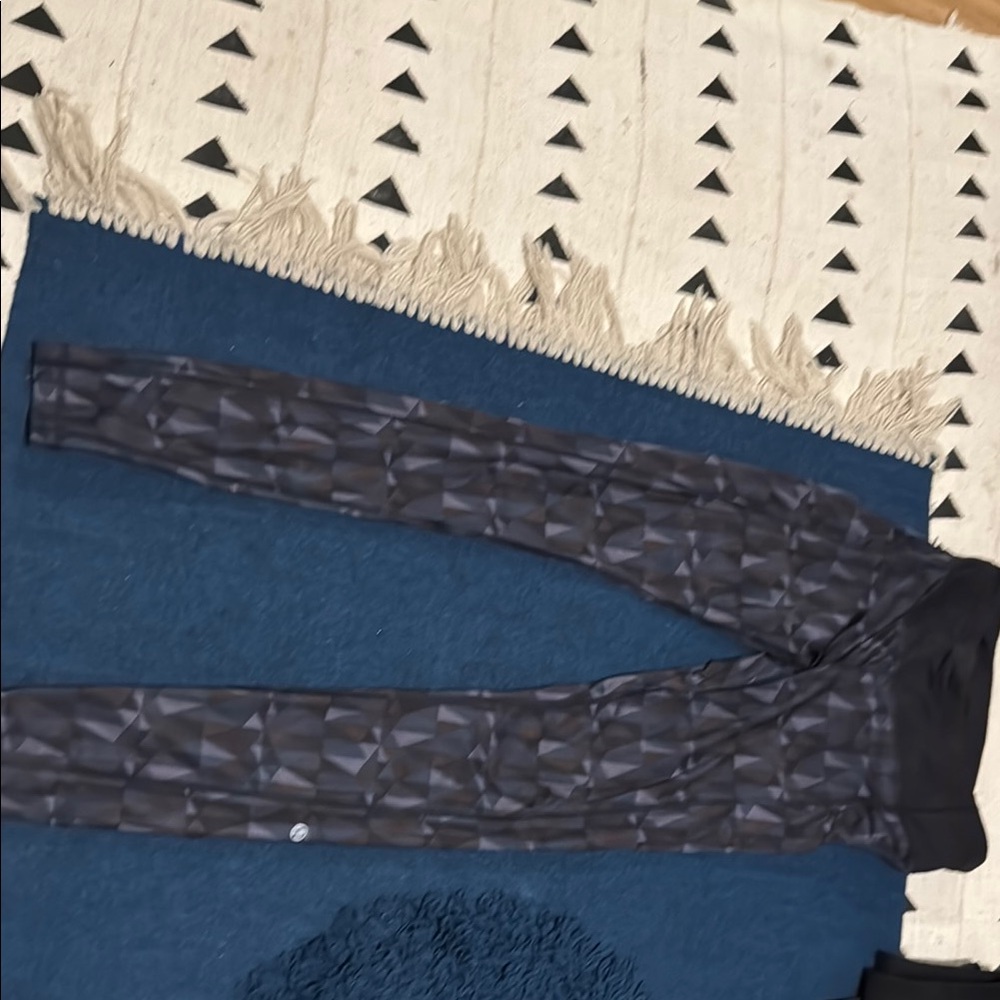 Lululemon Black Geometric Leggings